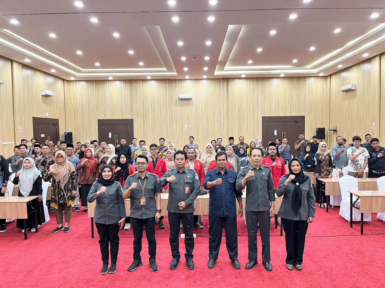 foto bersama peserta Bimtek Kehumasan dan Kearsipan