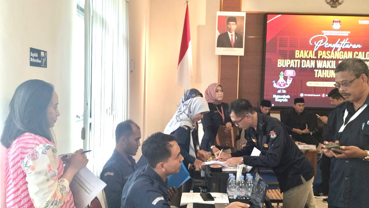 Bawaslu Nganjuk lakukan Pengawasan langsung Pendaftaran Pencalonan hari pertama. 
