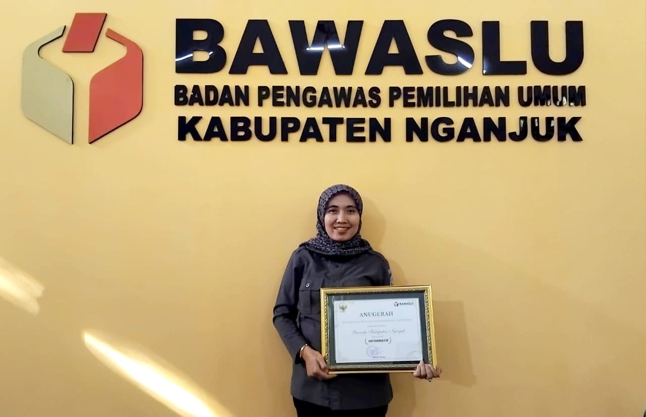 Bawaslu Nganjuk raih Penghargaan Informatif