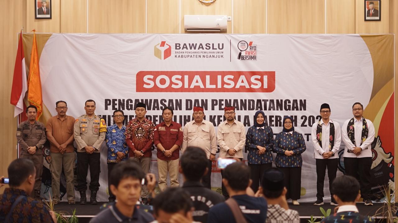 Sosialisasi Pengawasan dan Penandatanganan Paslon Bupati