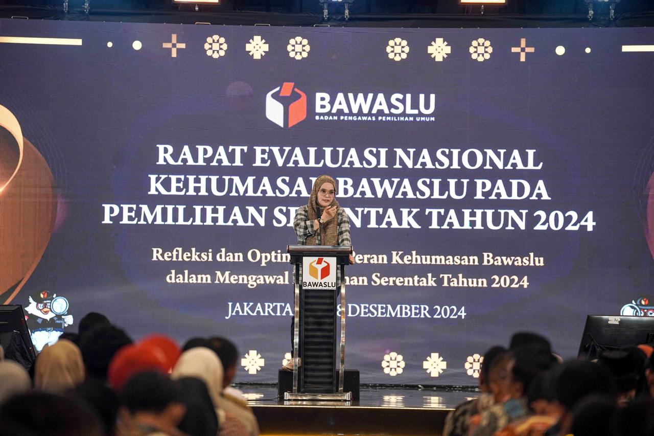 Sambutan Loly  , Lolly Suhenty, Koordinator Divisi Pencegahan, Partisipasi Masyarakat, dan Humas Bawaslu RI