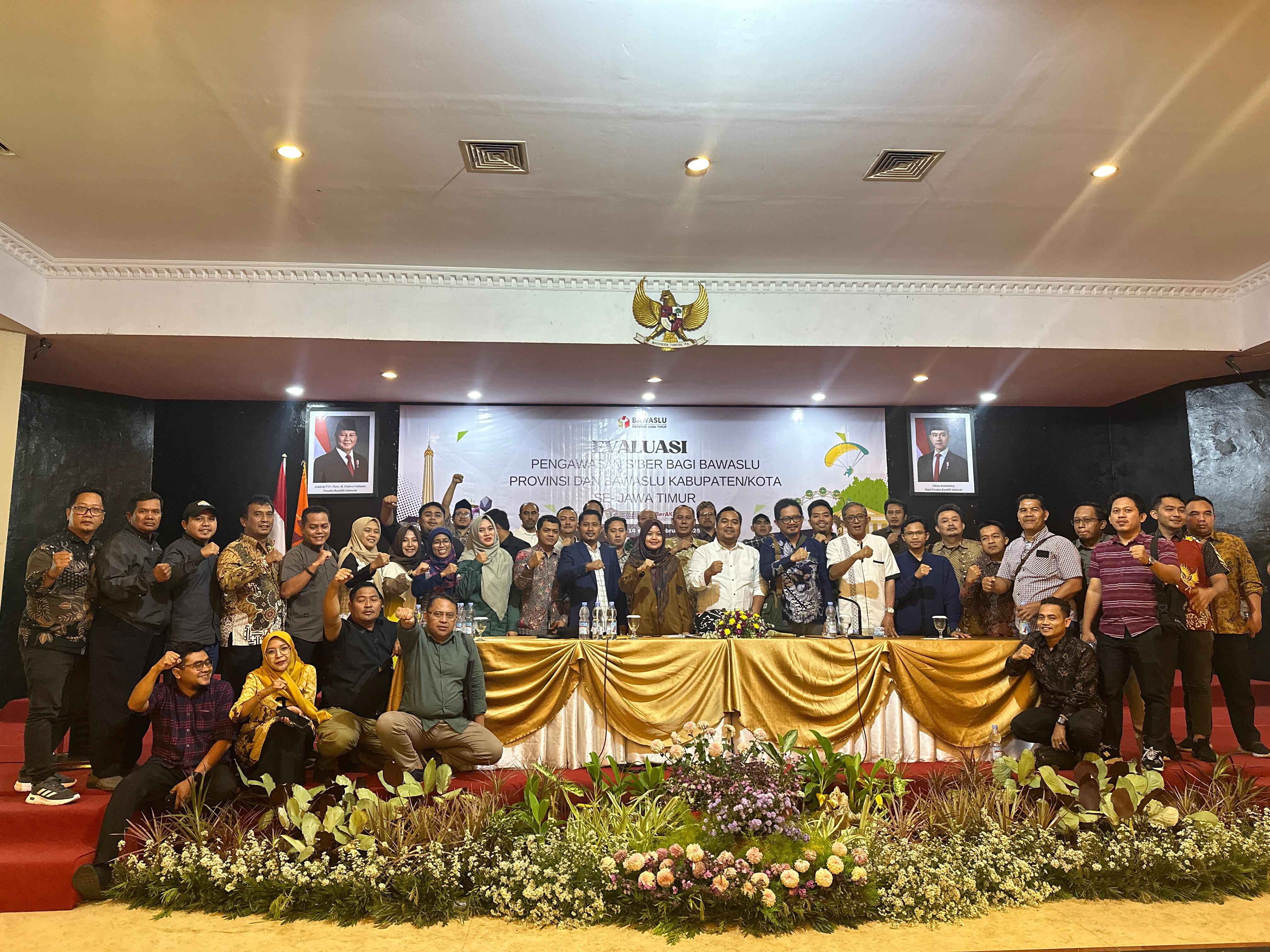 Dokumentasi bersama Evaluasi Pengawasan Siber 