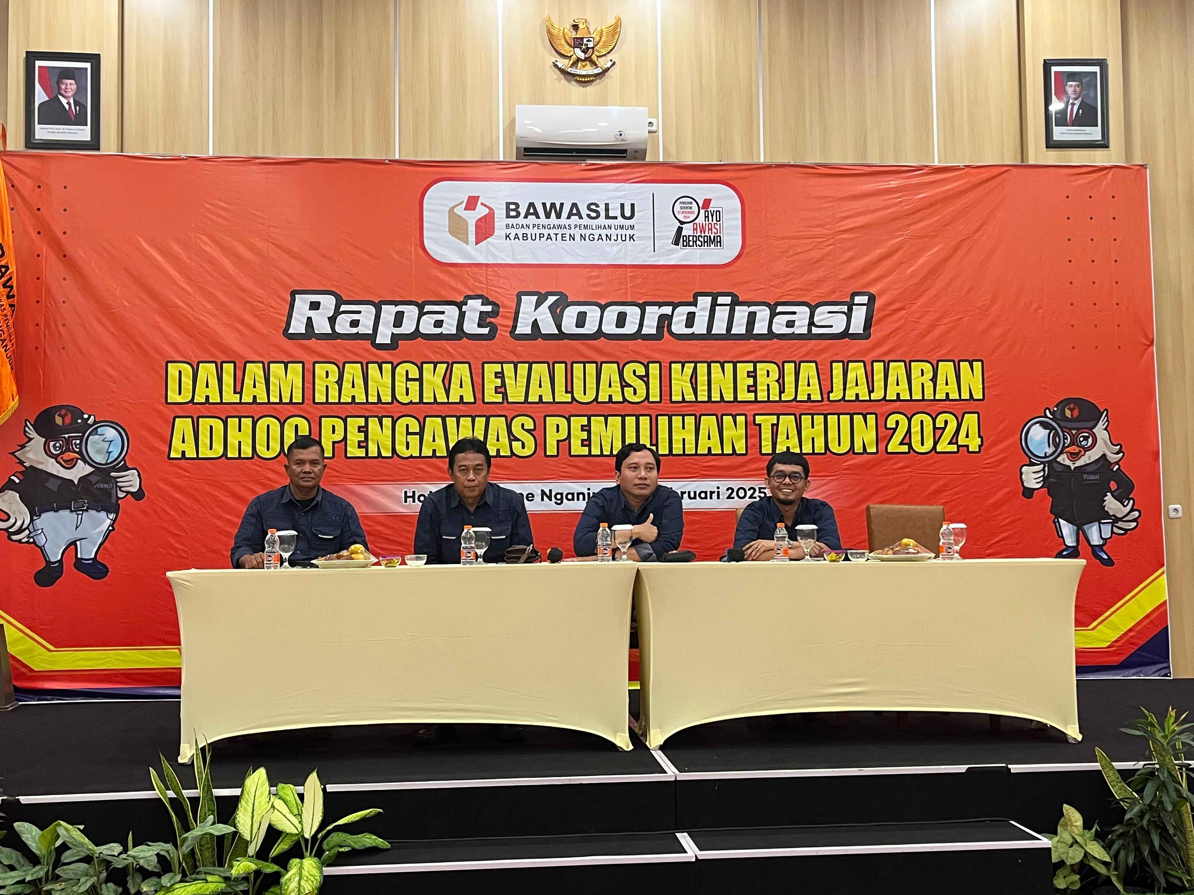 Ketua beserta anggota dalam giat Rakor Evaluasi Kinerja Adhoc