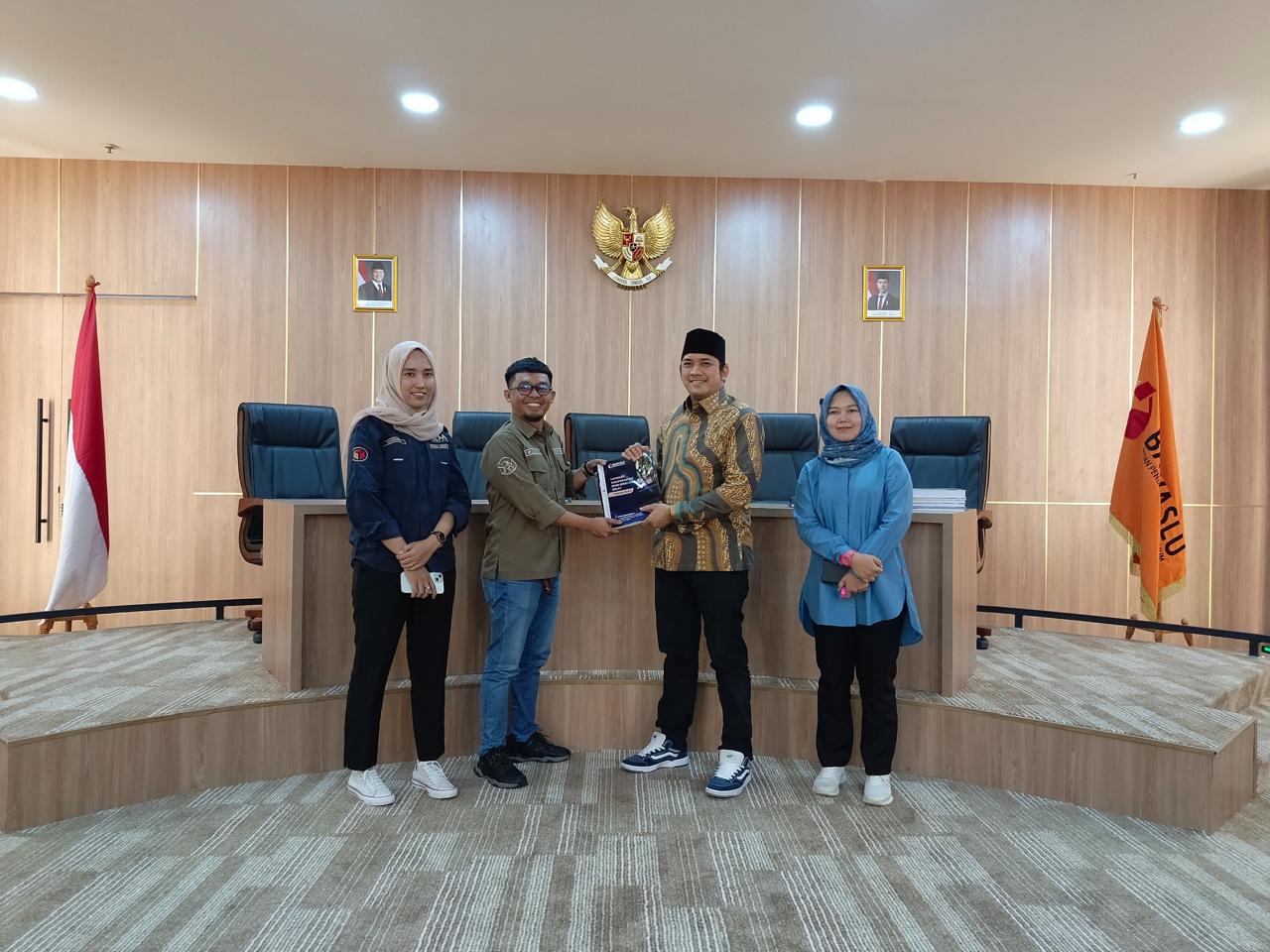 penyerahan Laporan Akhir terkait Sumber Daya Manusia (SDM) dan Organisasi 