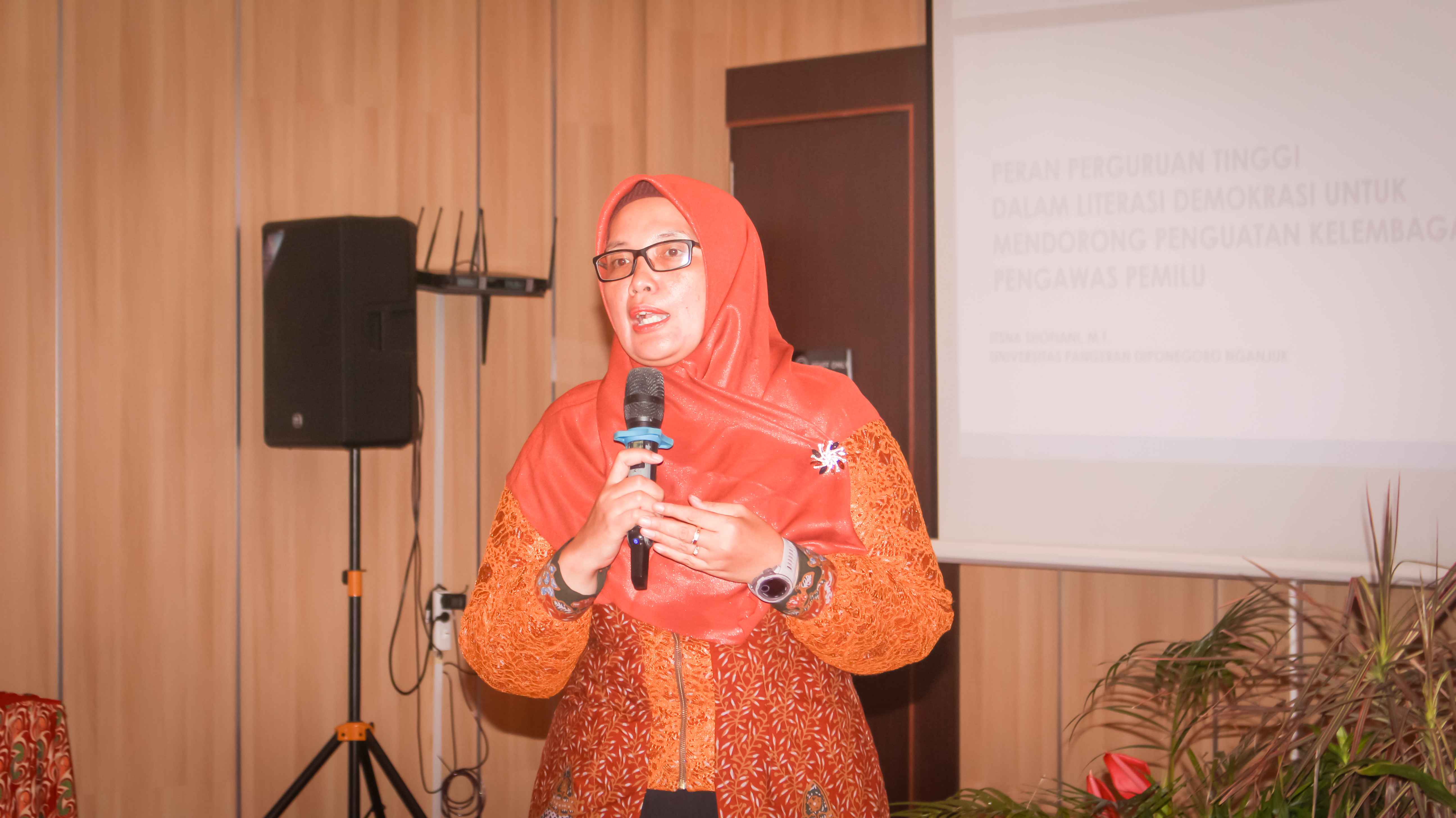 Itsna Shofiani, S.T., M.T 