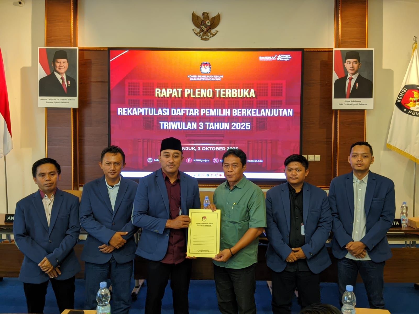 Yudha Harnanrto terima Salinan Berita Acara Rekapitulasi Daftar Pemilih Berkelanjutan Triwulan III