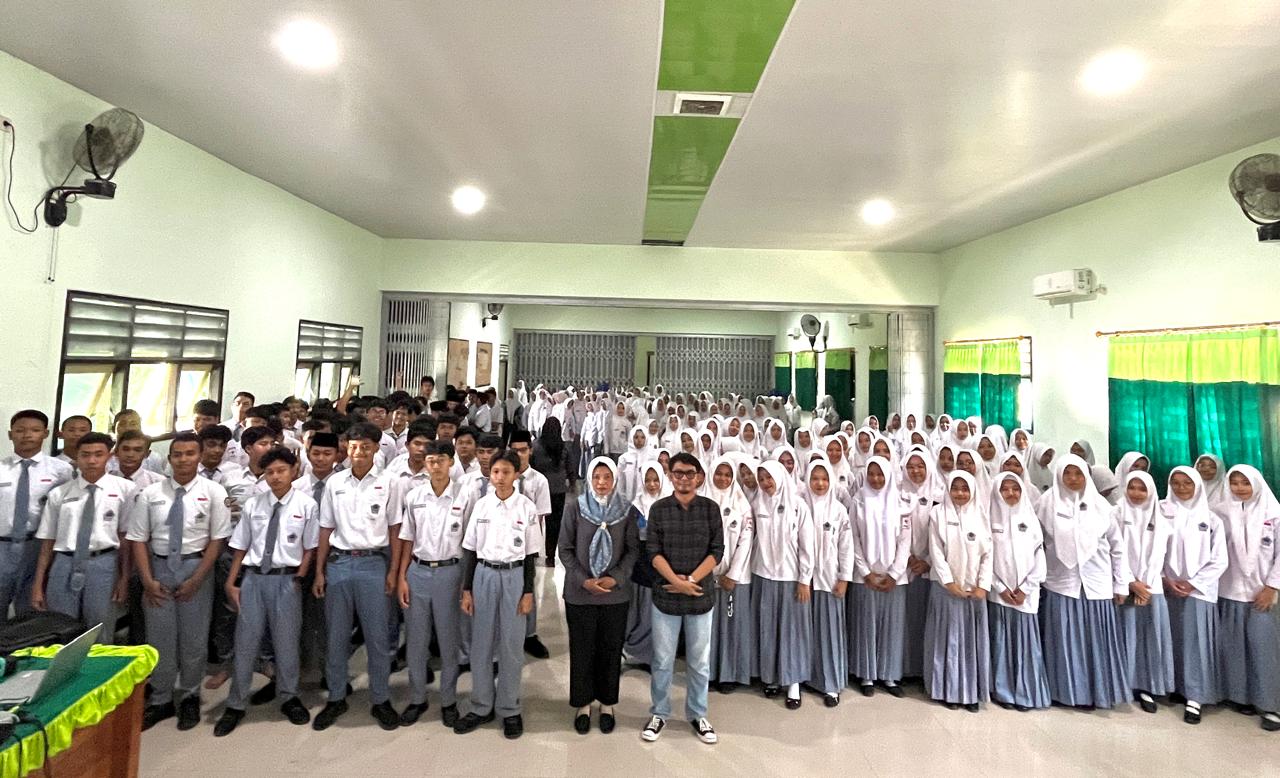 Bawaslu Goes to School MAN 1 NGK