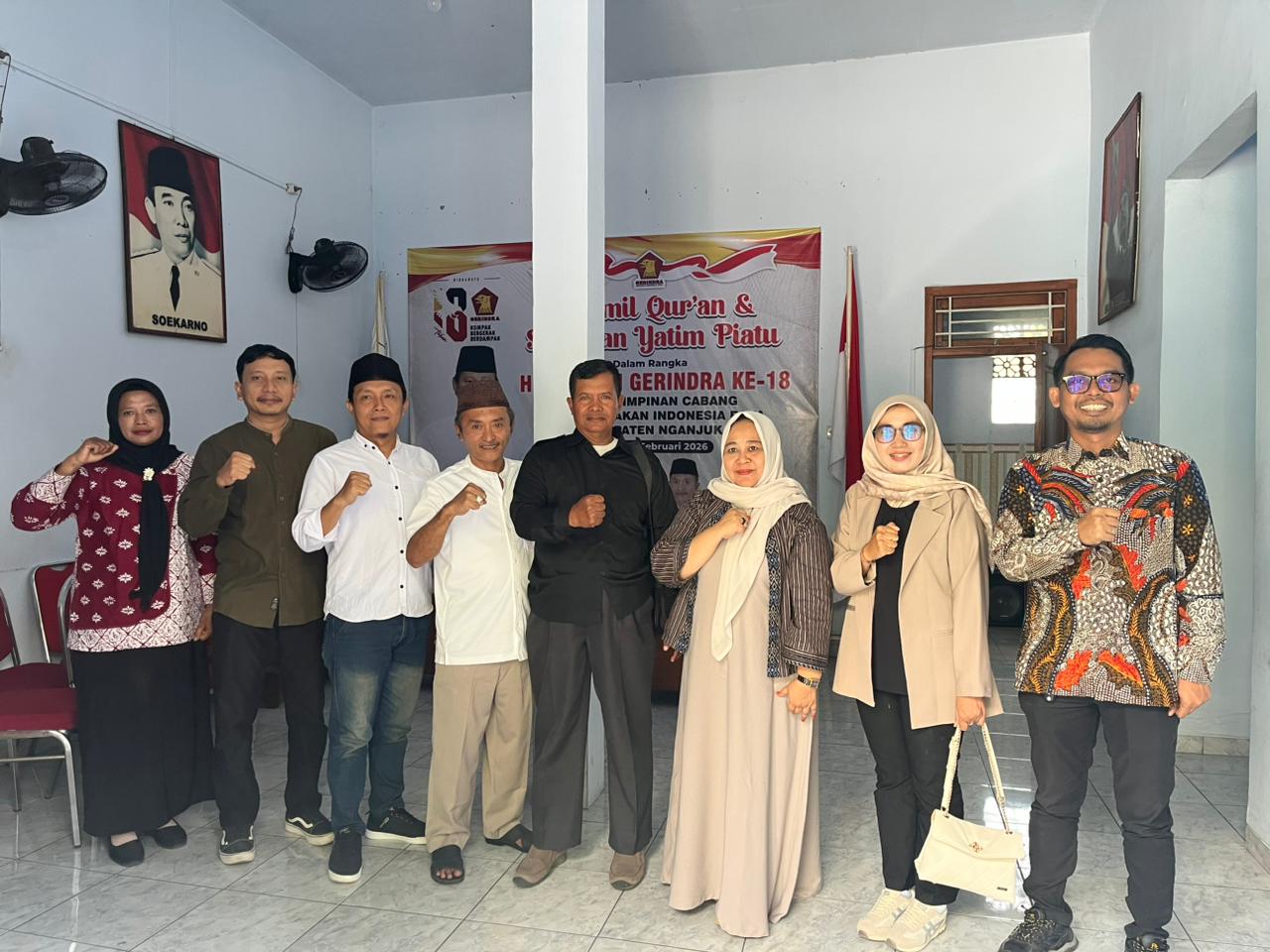 Bawaslu Nganjuk berfoto bersama Gerindra