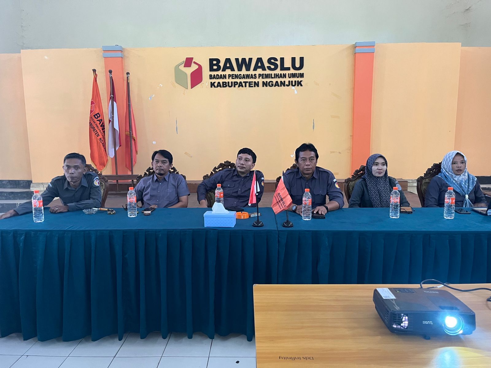 Ketua, Anggota, Kasubbag ikuti sharing knowledge jdih