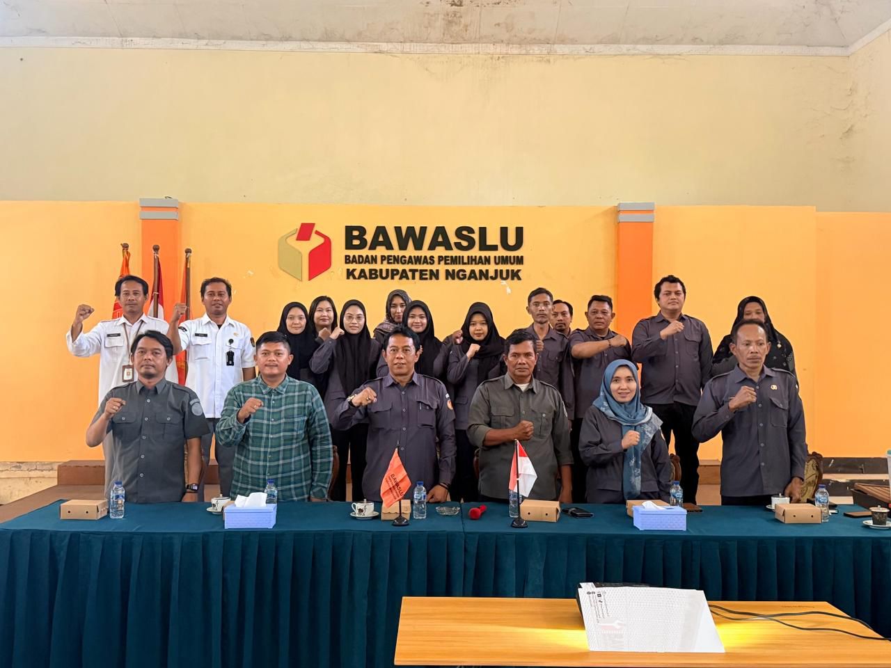 Dokumentasi bersama Sharing Knowledge dengan tema “Evaluasi Pelaksanaan Pemutakhiran Data Pemilih Berkelanjutan Triwulan I 