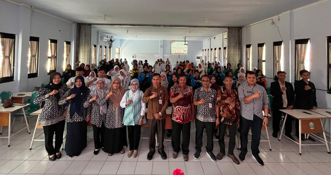 Dokumentasi bersama di SMKN 2 Nganjuk