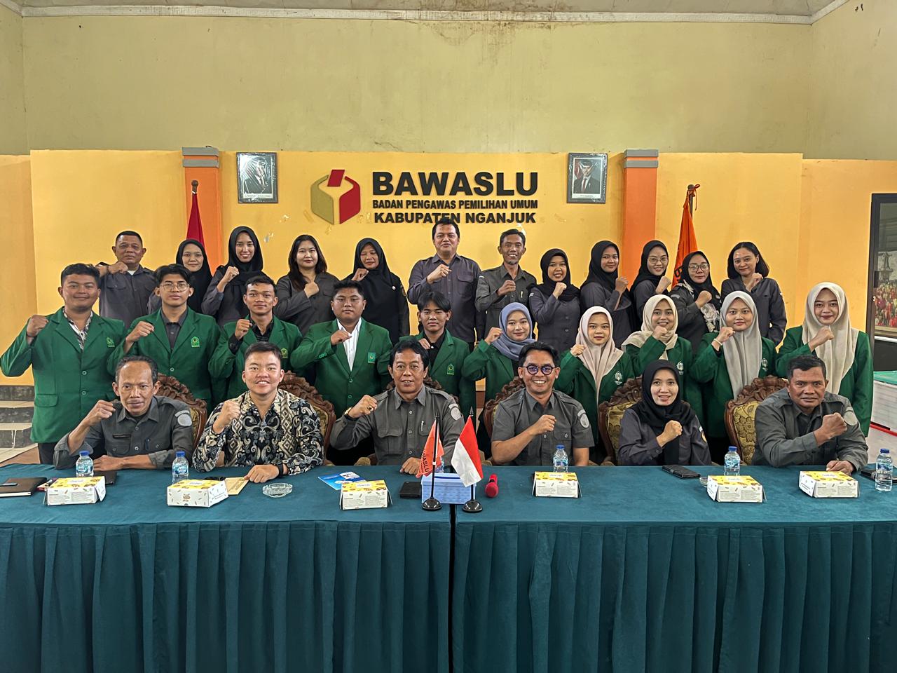 Dokumentasi bersama Bawaslu Nganjuk dan UIN Syekh Wasil Kediri
