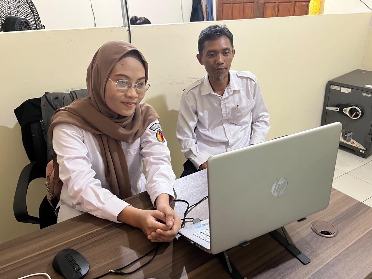 Kasubbag dan Staf PS ikuti zoom Penguatan Kapasitas Perangkat Sidang