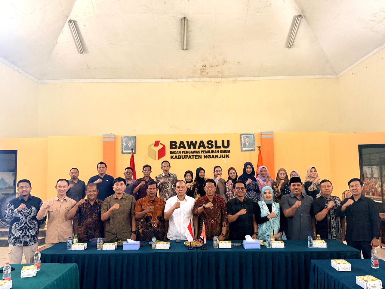 bawaslu nganjuk terima kunjungan totok hariyono