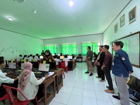 Bawaslu Kabupaten Nganjuk melakukan pengawasan Tes tertulis berbasis Computer Assisted Test (CAT) PPK