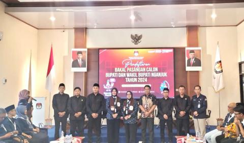 Sesi Foto bersama pendaftaran bakal calon Bupati dan Wakil Bupati Nganjuk