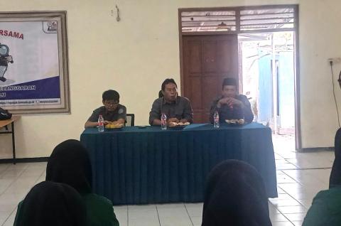 Mahasiswa Magang UIN Syekh Walid Kediri
