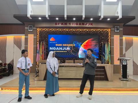 inetraksi dengan pelajar smkn 1 nganjuk