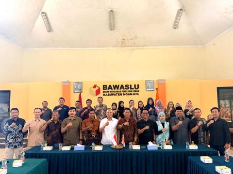 bawaslu nganjuk terima kunjungan totok hariyono