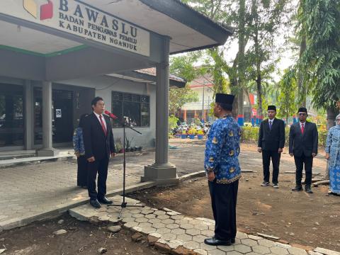 Bawaslu Kabupaten Nganjuk Upacara Hari Sumpah Pemuda