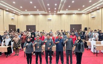 foto bersama peserta Bimtek Kehumasan dan Kearsipan