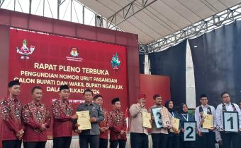 Rapat Pleno Terbuka Pengundian Nomor Urut pasangan Calon Bupati dan Wakil Bupati Nganjuk