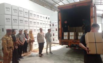 Bawaslu Pengawalan Logistik