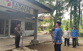 Bawaslu Nganjuk Upacara Sumpah Pemuda 