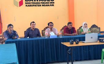 Ketua dan anggota mengikuti zoom