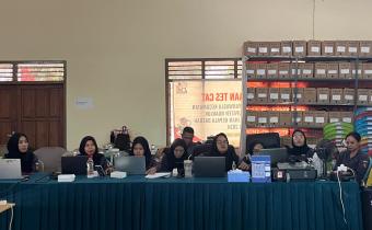 Kasubbag Administrasi berikan materi 