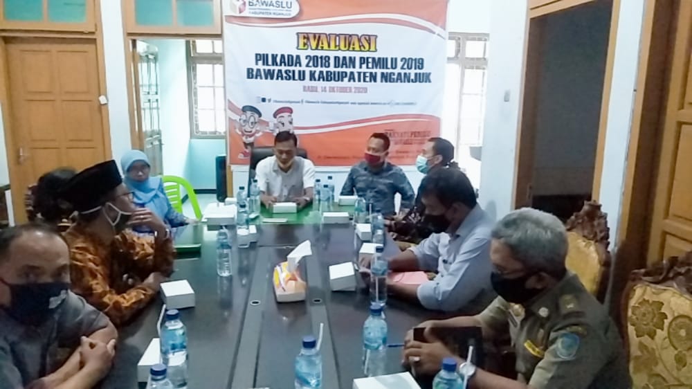 rapat bawaslu nganjuk